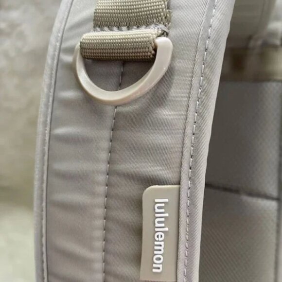 lululemon丨Wunderlust Backpack 25L - Picture 4 of 6